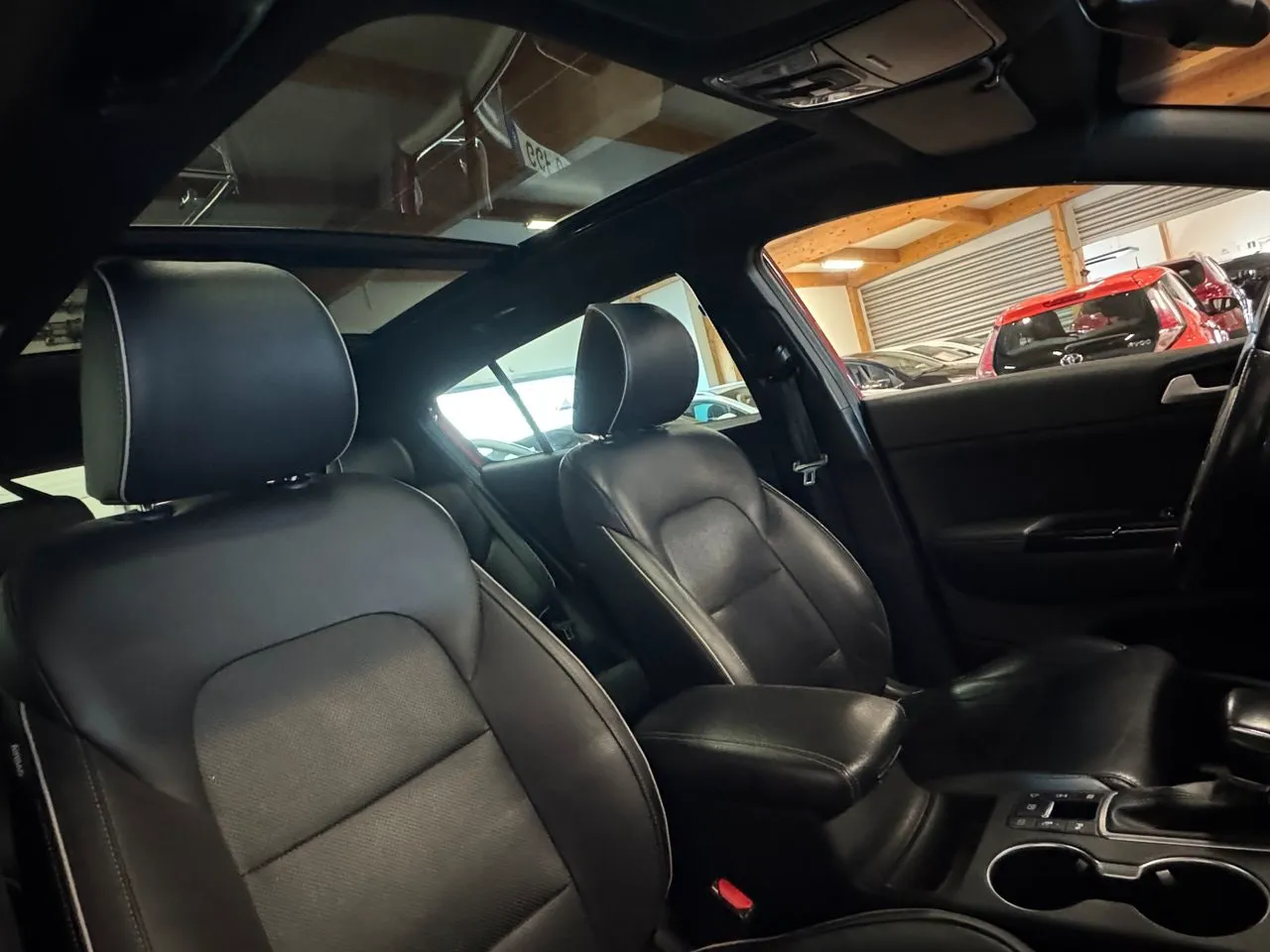 Vehicle image 10