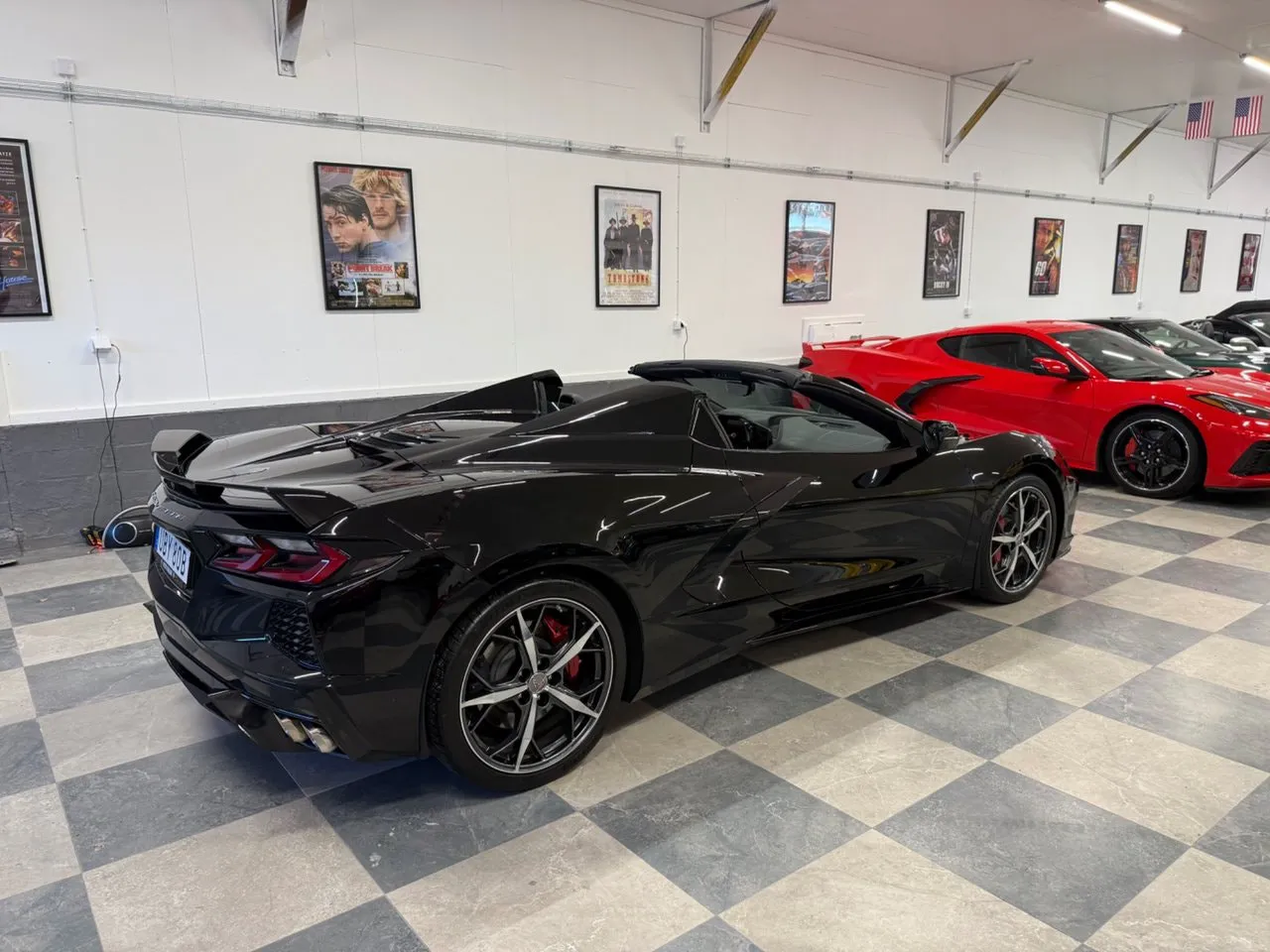 Vehicle image 16