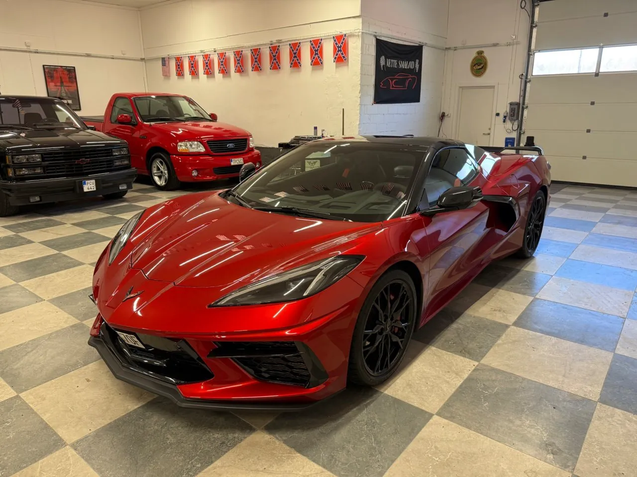 Vehicle image 14