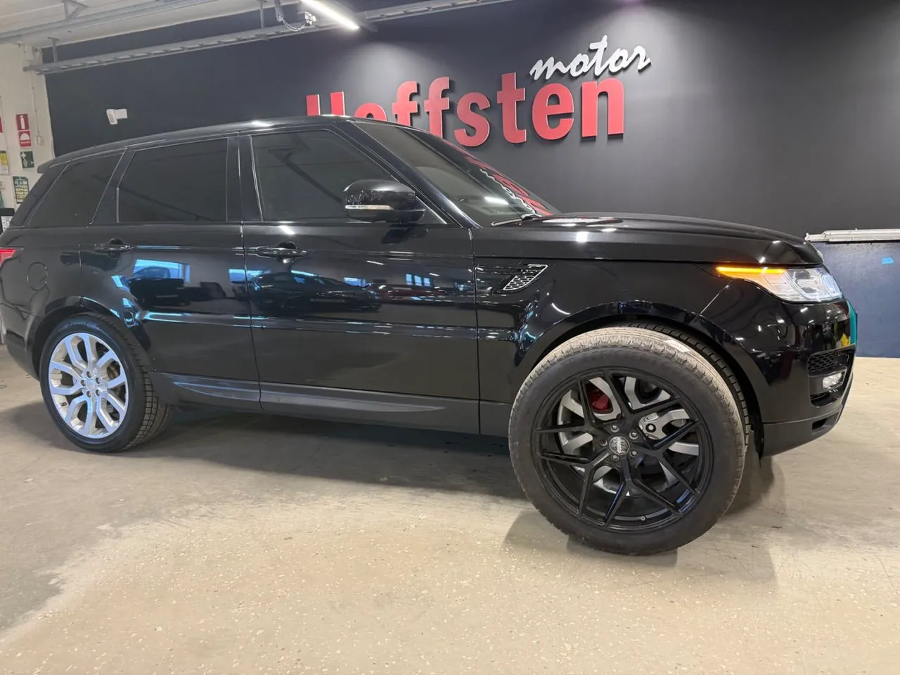 Vehicle image 9