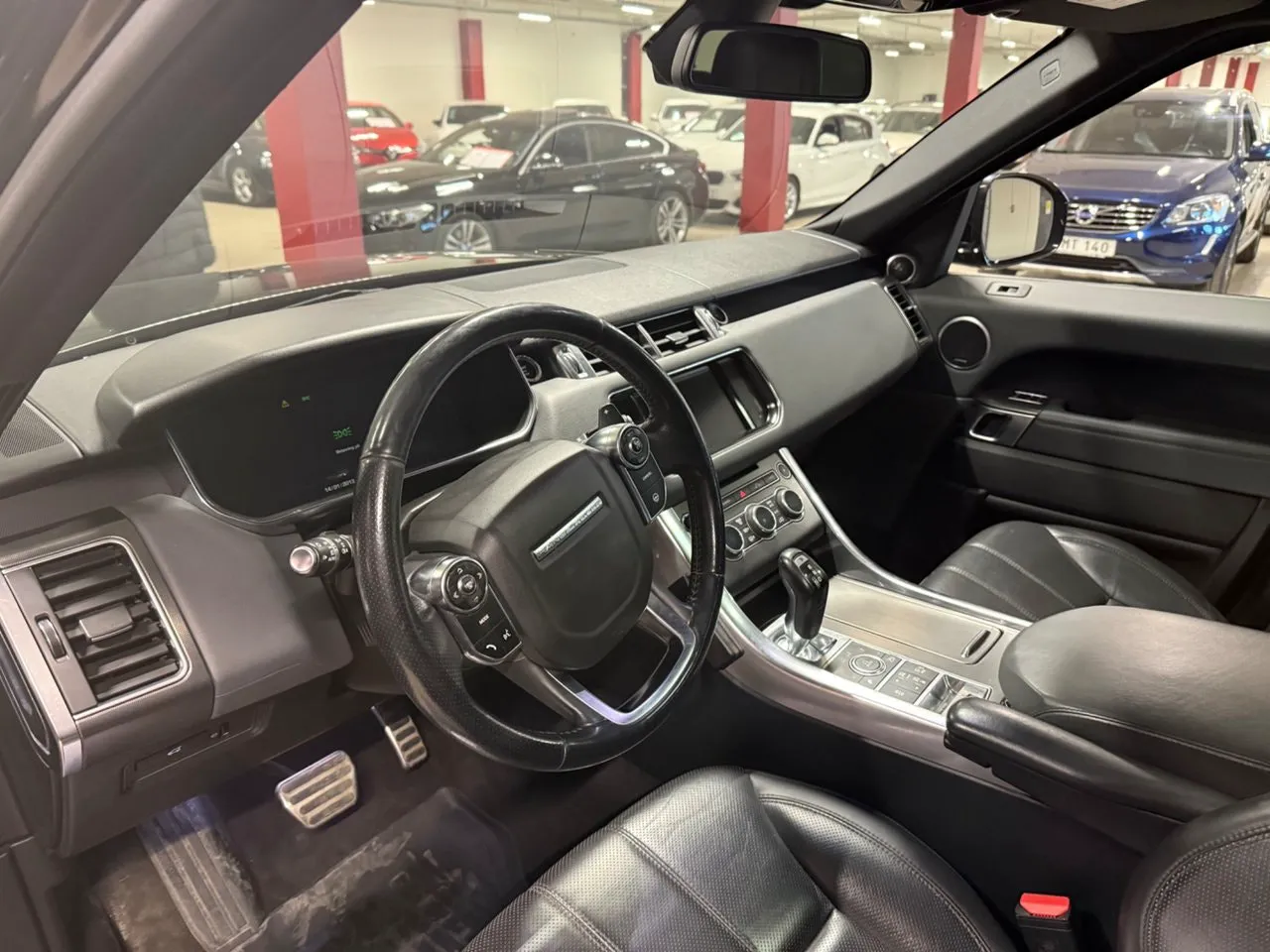 Vehicle image 13