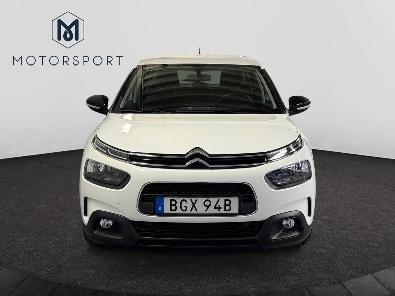 Vehicle image 9