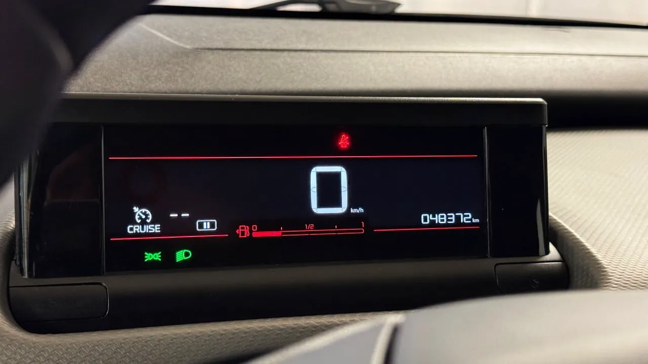 Vehicle image 14