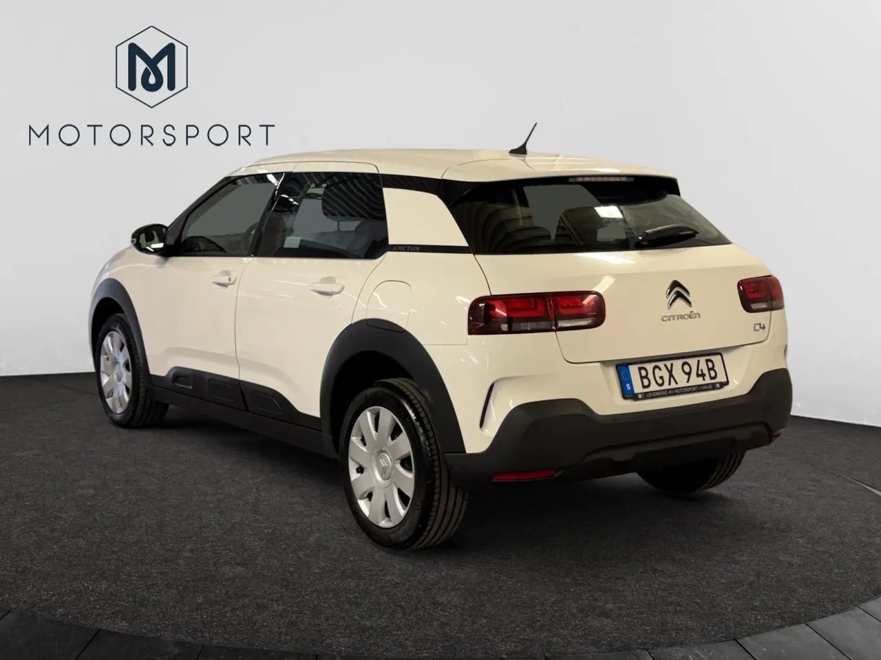Vehicle image 5