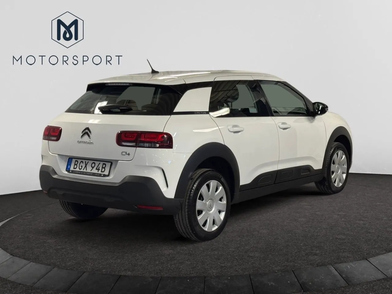 Vehicle image 7