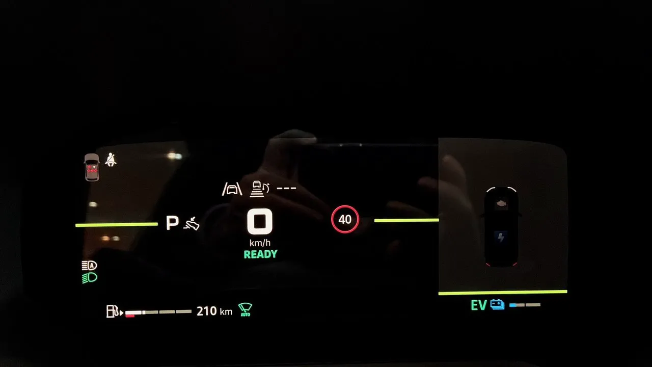 Vehicle image 16