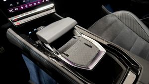 Renault Rafale bild 22
