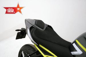 Triumph Street Triple bild 12