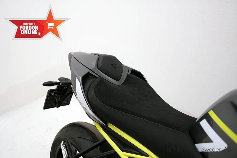 Triumph Street Triple bild 12