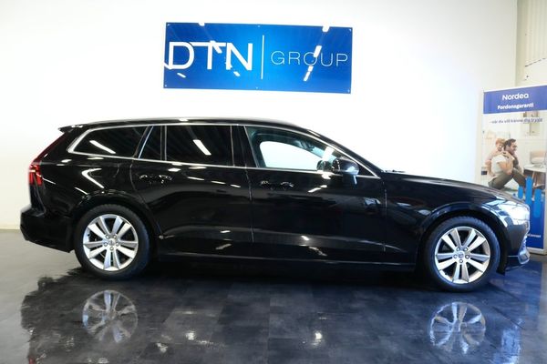 Volvo V60 D4/GEARTRONIC/MOMENTUM/VÄLUTRUSTAD/NYSERV/DRAG/NYSERVAD - 2019