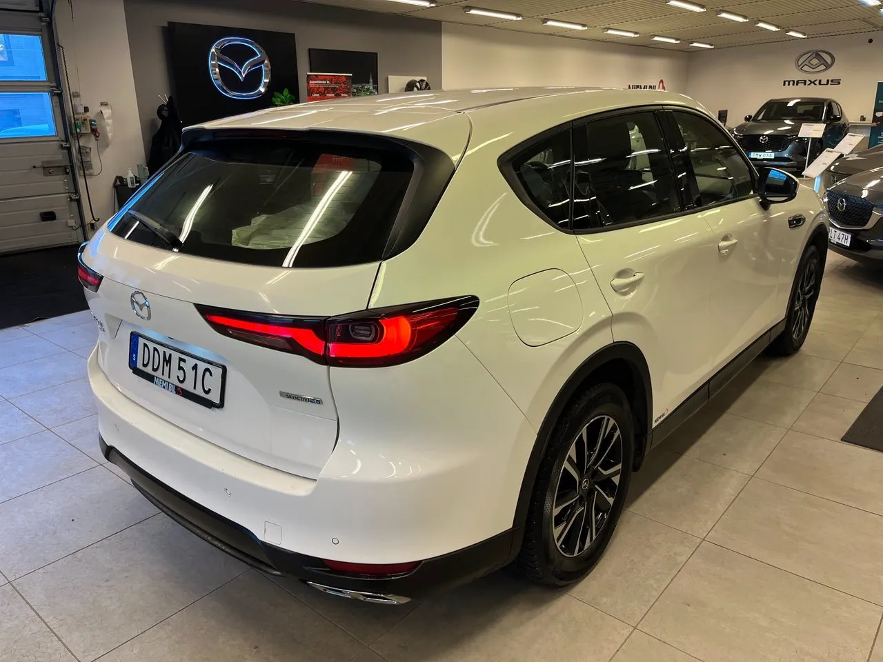 Vehicle image 6