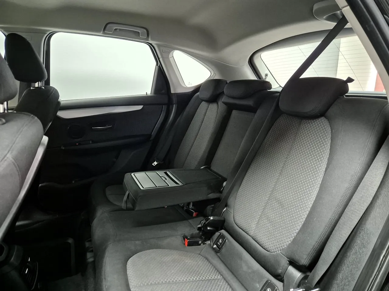 Vehicle image 26