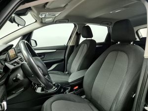 BMW 218 bild 10