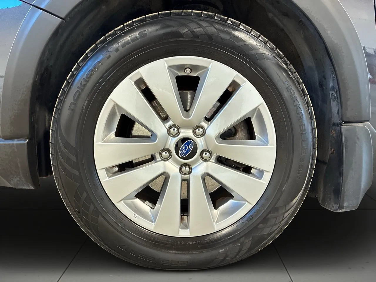 Vehicle image 13