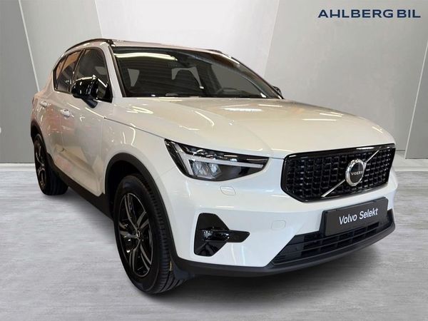 Volvo XC40 B3 FWD Bensin Plus Dark OUTLET, Klimatpaket, F... - 2025