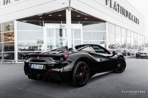Ferrari 488 bild 2