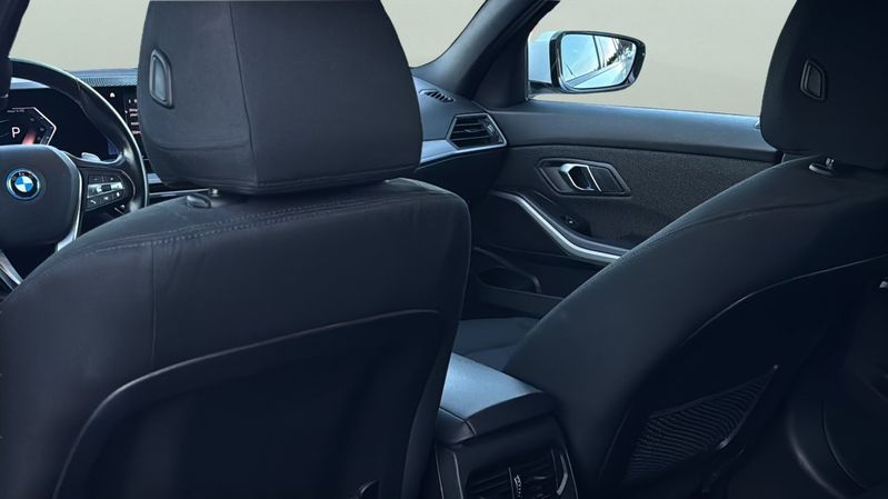 BMW 330 bild 10
