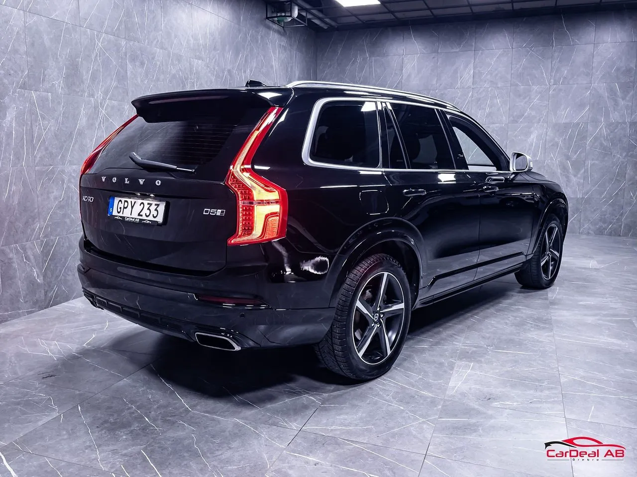 Vehicle image 6