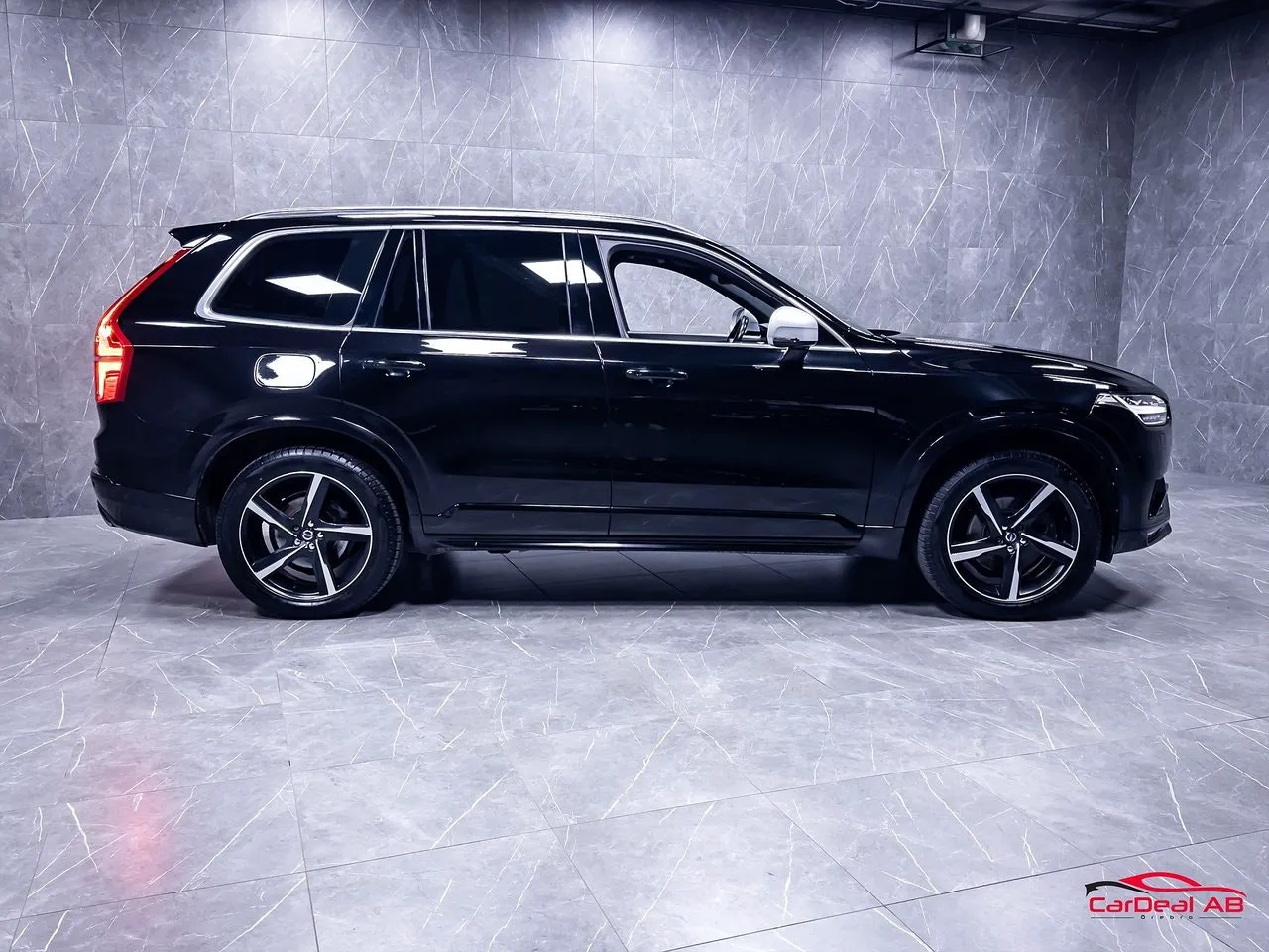 Vehicle image 7