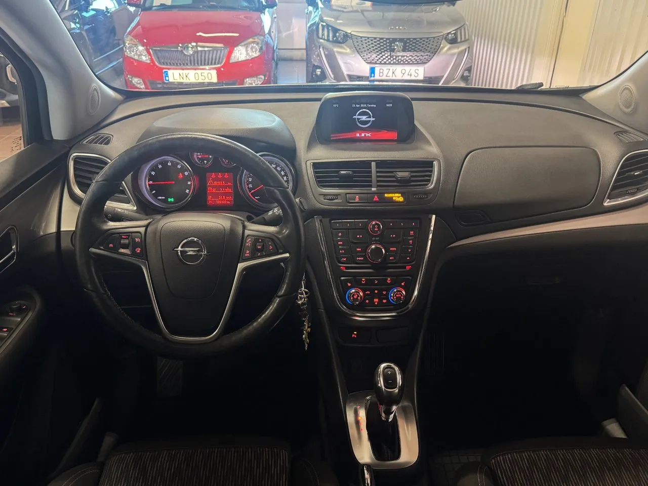 Vehicle image 5