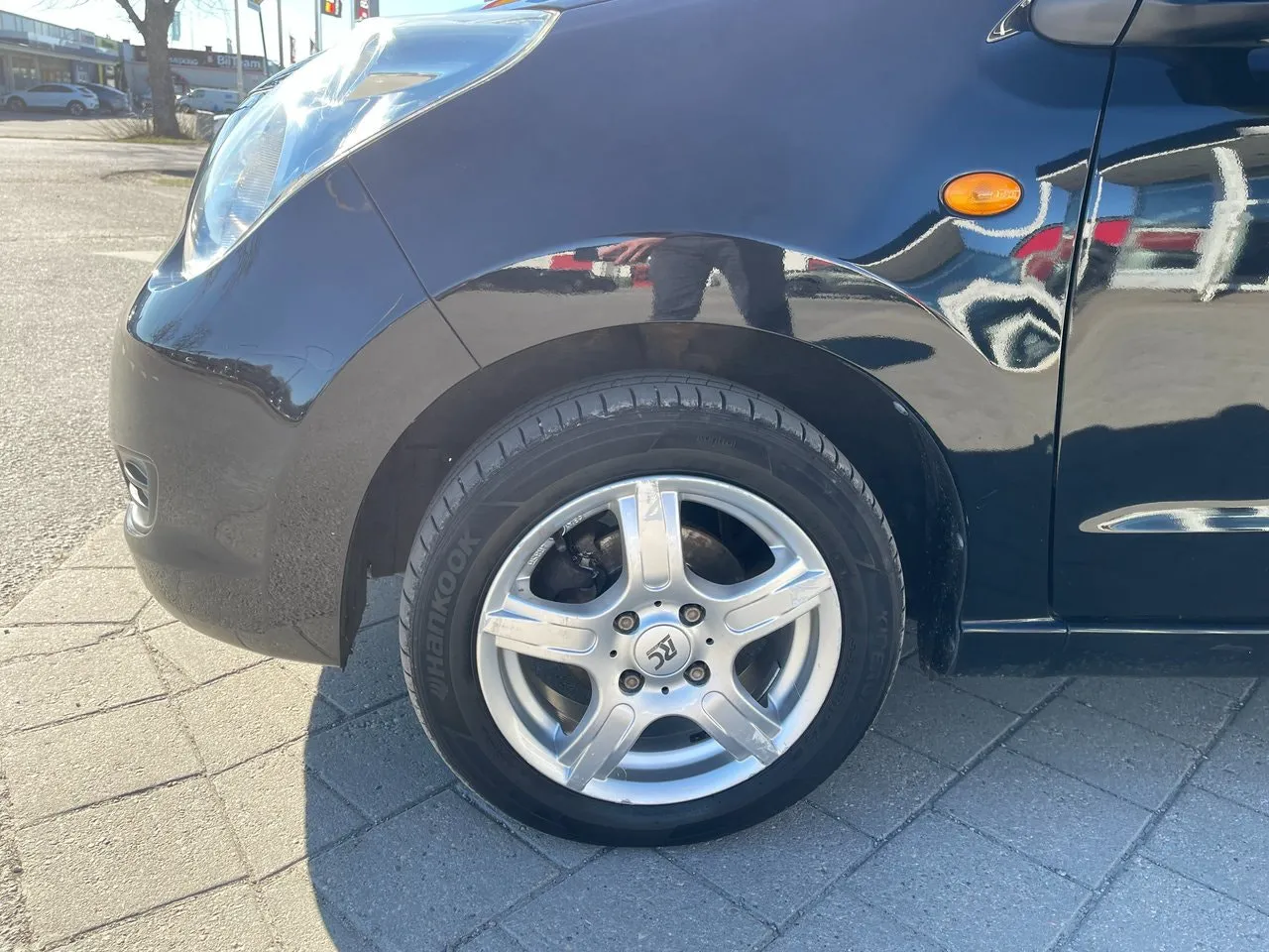 Vehicle image 8