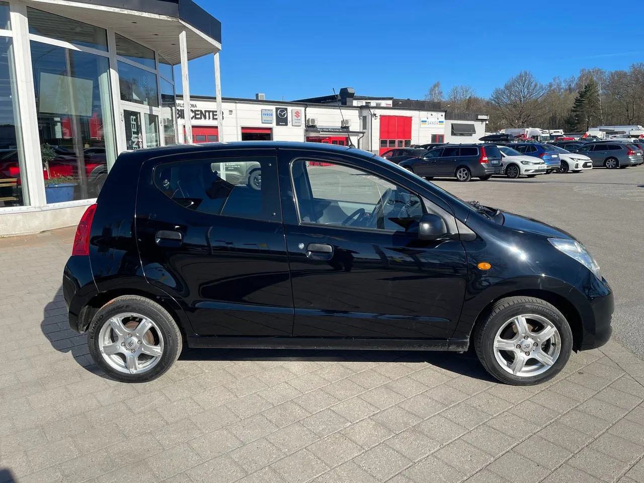 Vehicle image 3