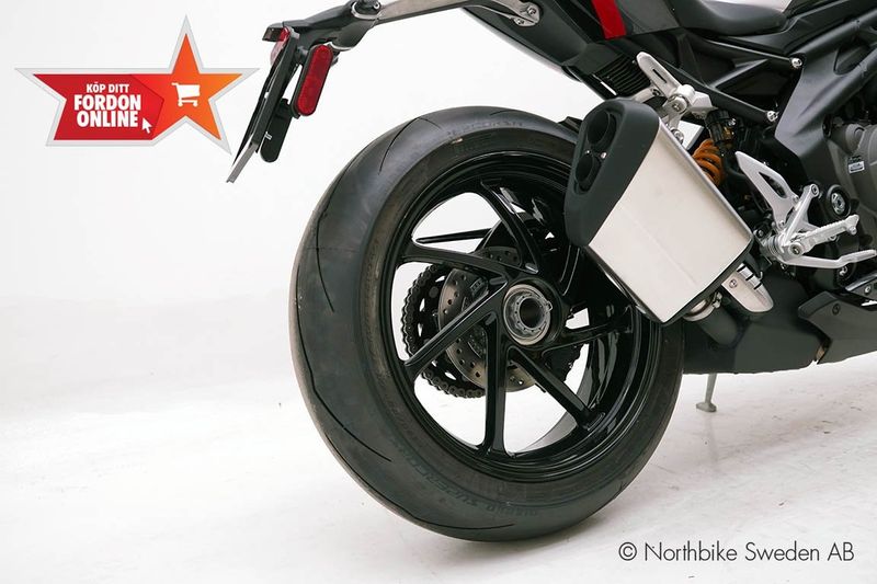 Triumph Speed Triple bild 14