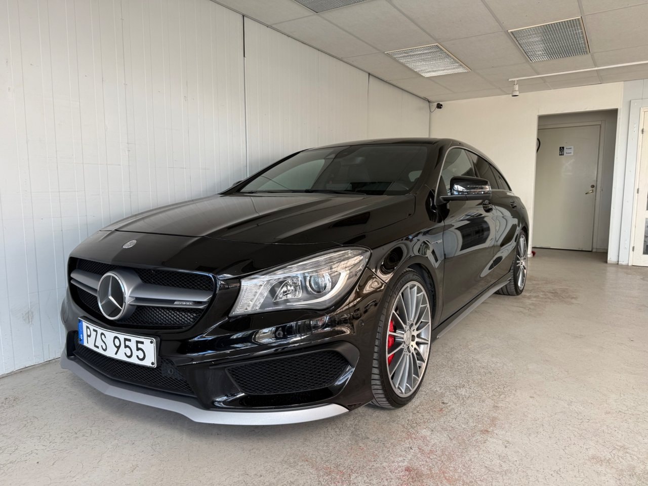 Mercedes CLA45 AMG