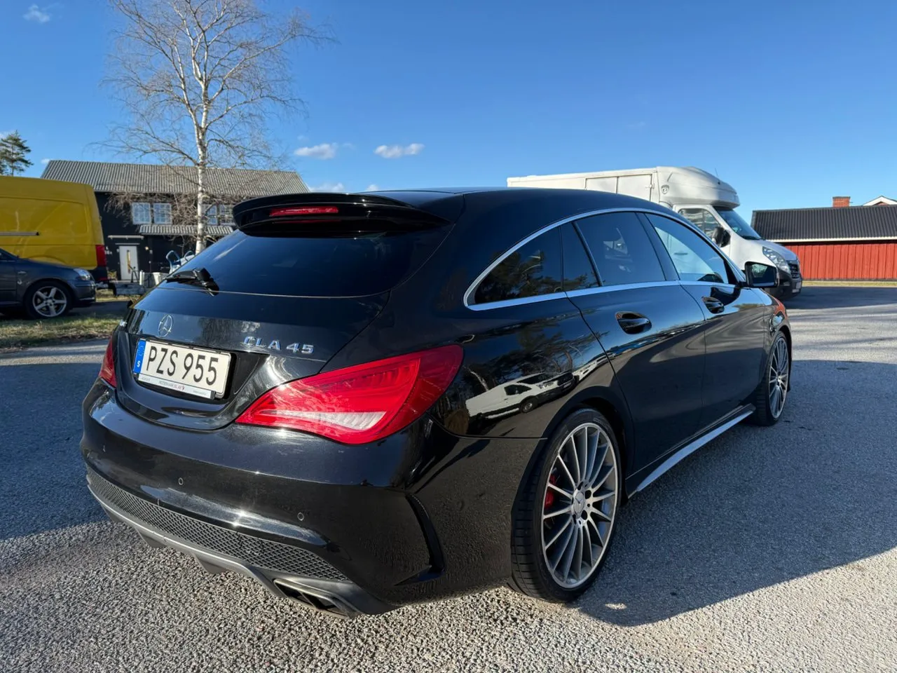 Vehicle image 14