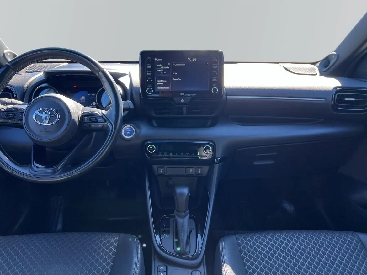Vehicle image 7