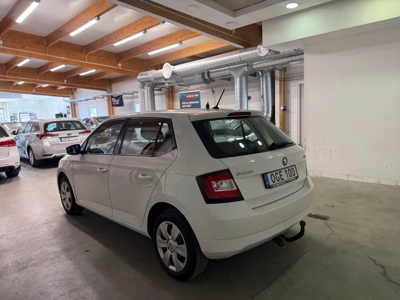 Vehicle image 9