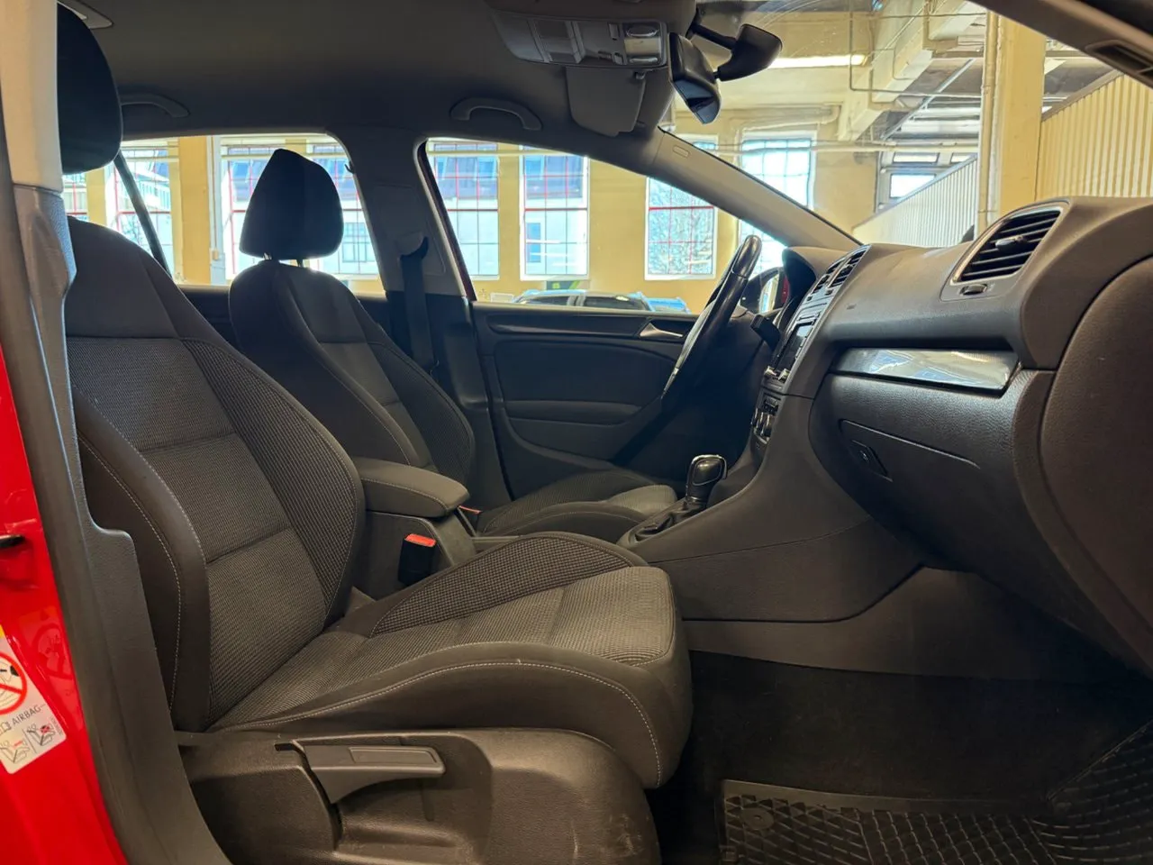 Vehicle image 11