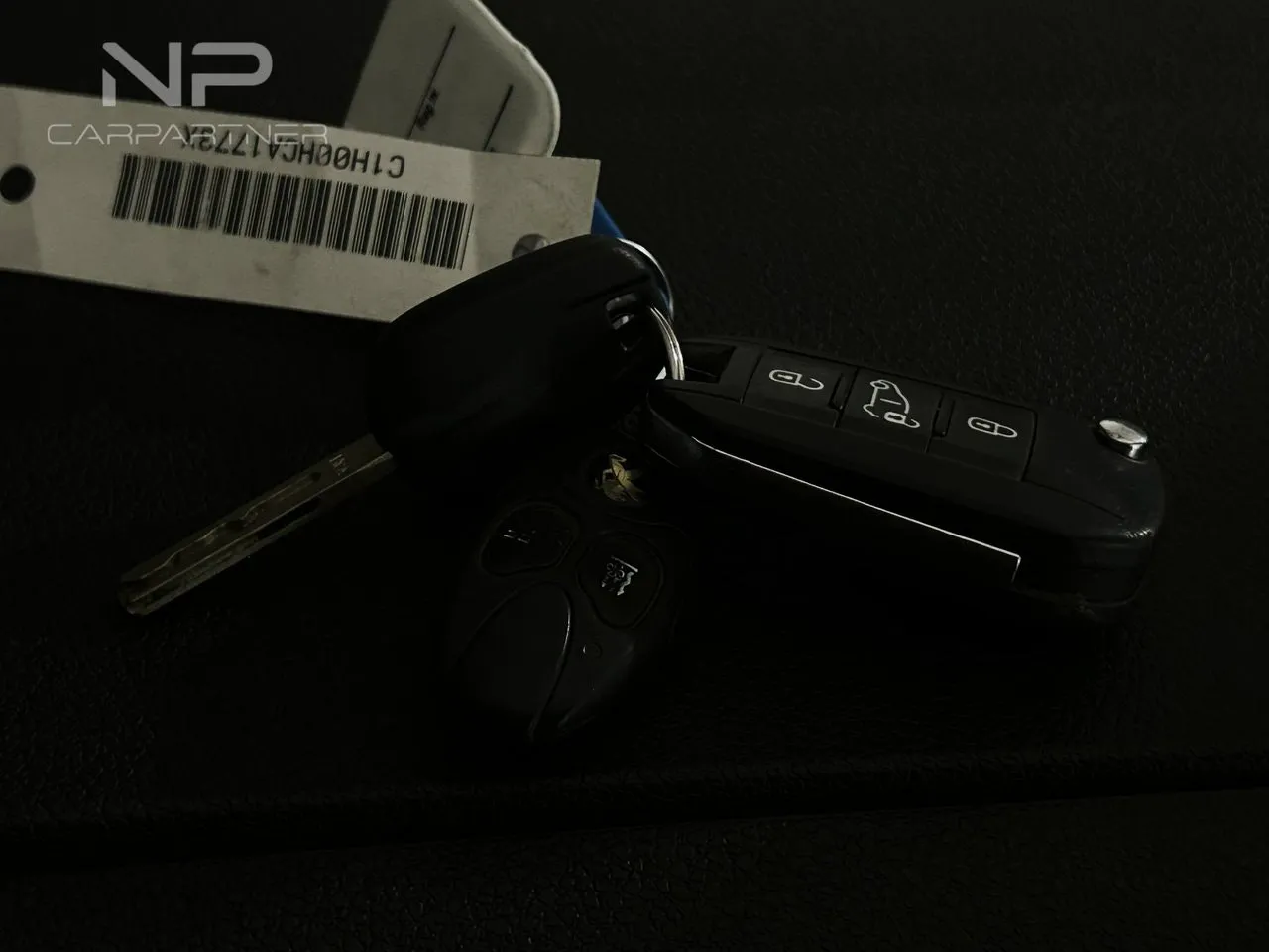 Vehicle image 22