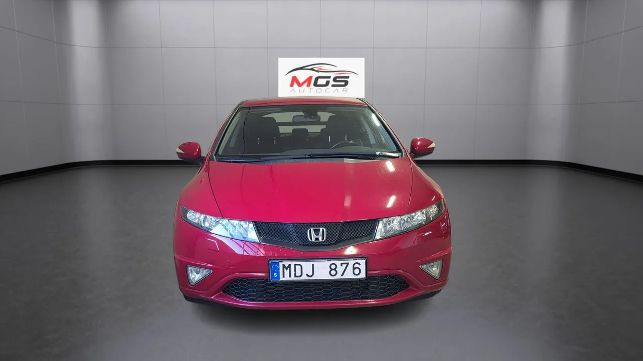 Vehicle image 5