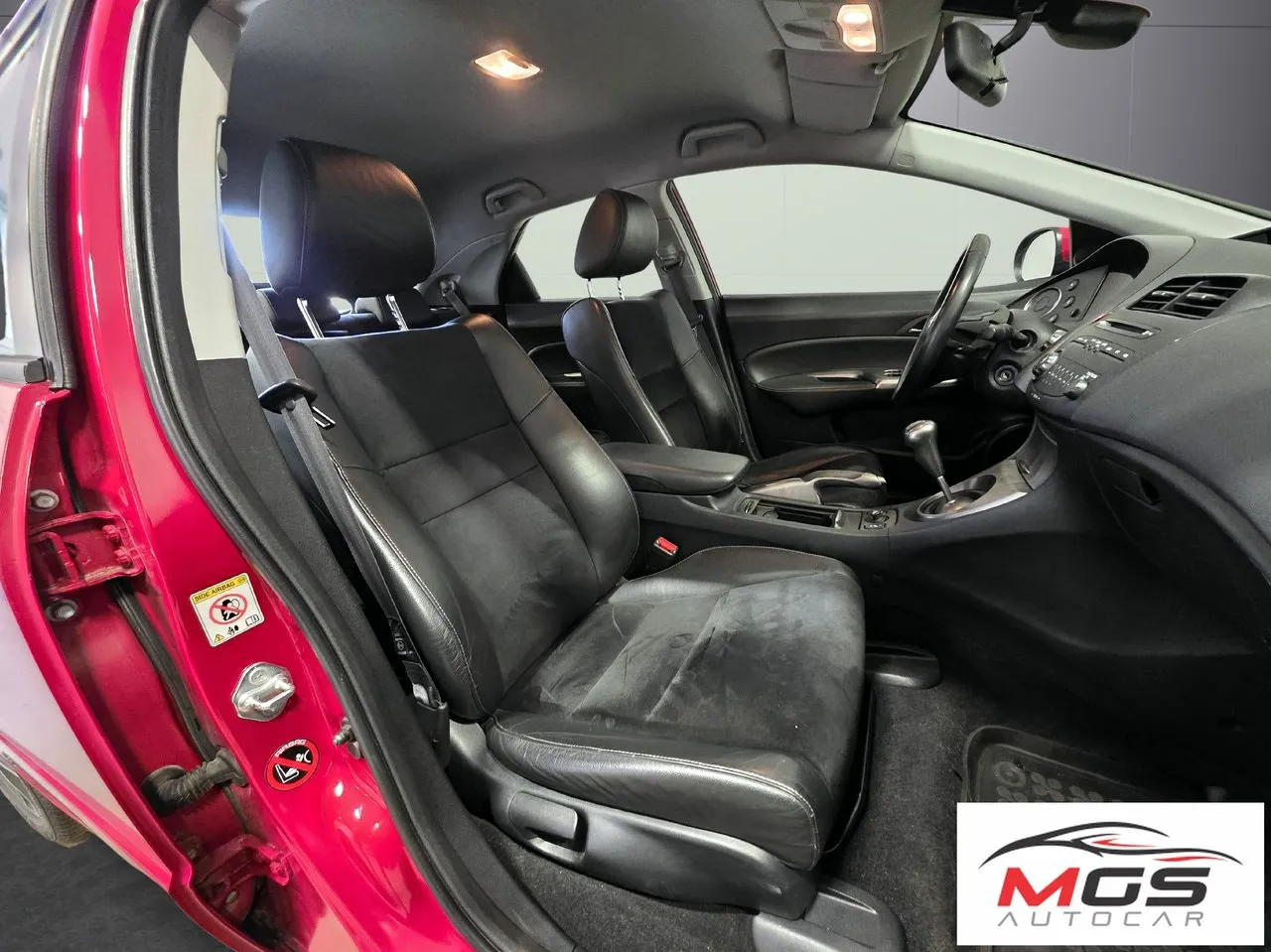 Vehicle image 10
