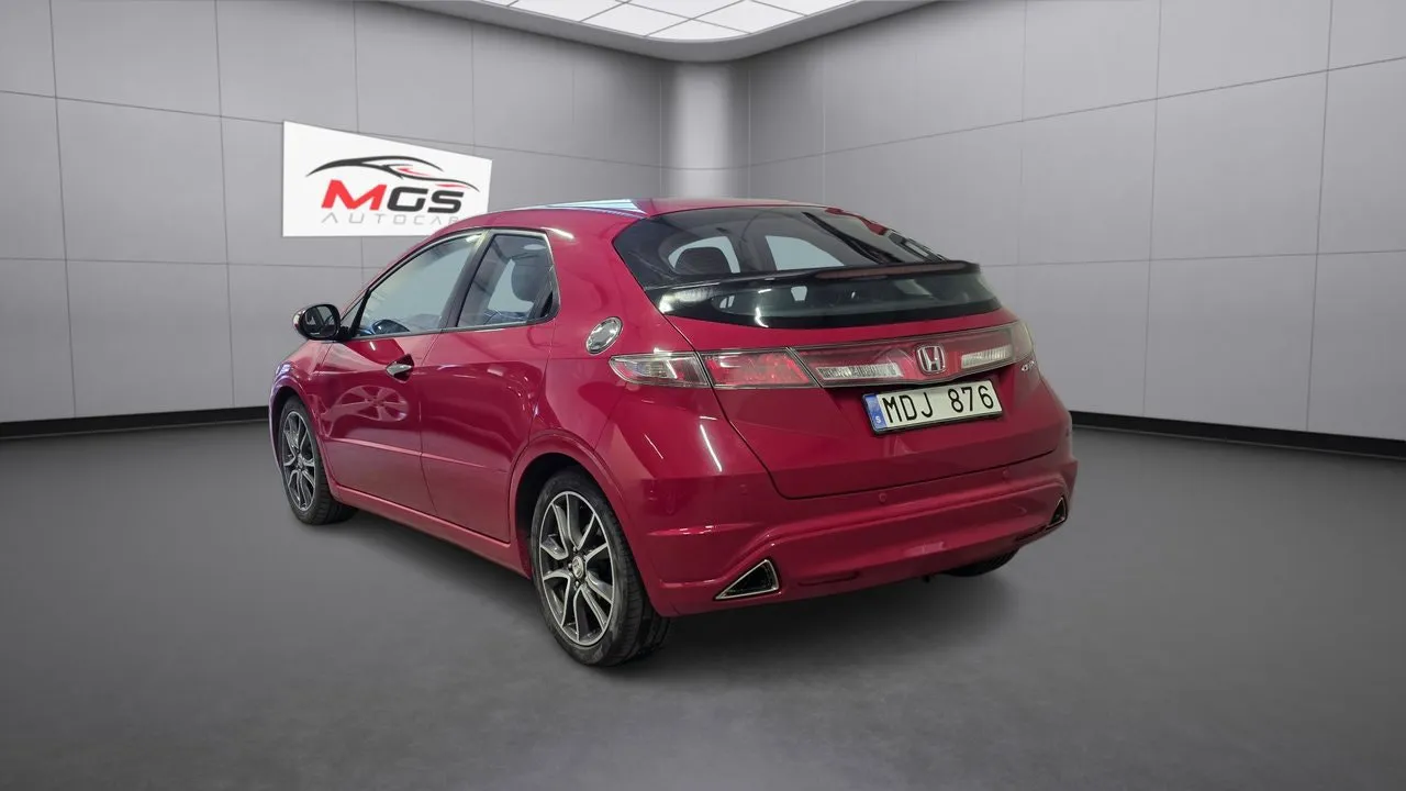 Vehicle image 3