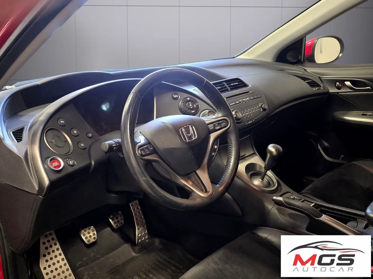 Vehicle image 14