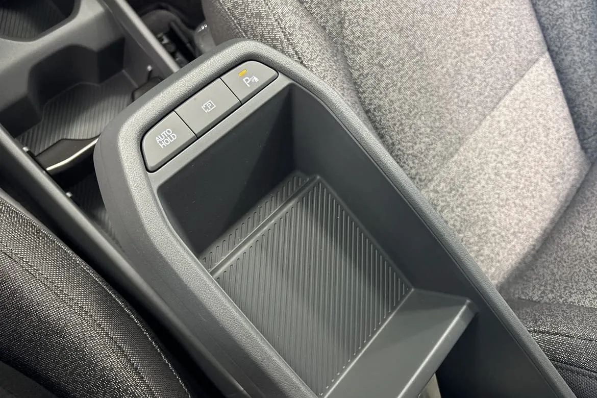 Vehicle image 24