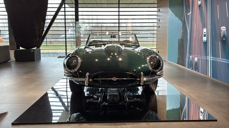 Jaguar E-Type bild 2