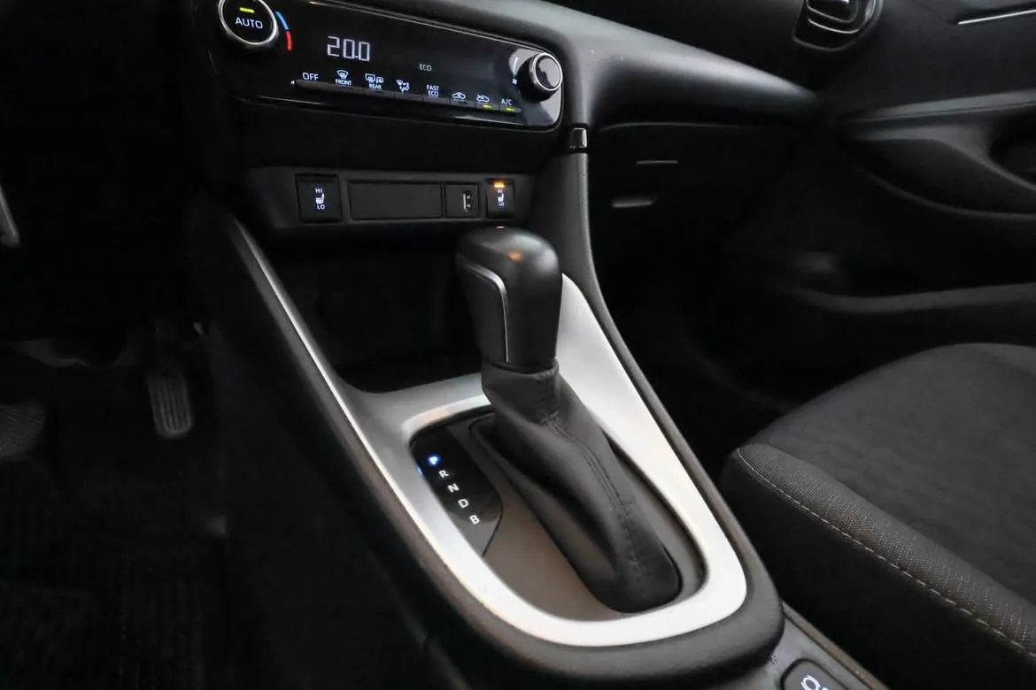 Vehicle image 18