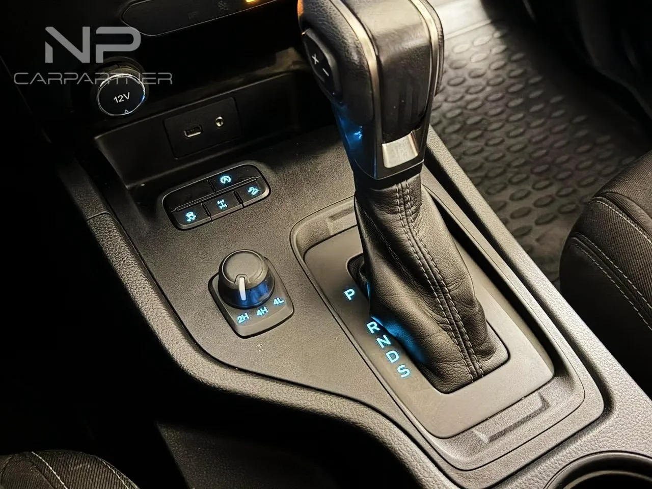 Vehicle image 16