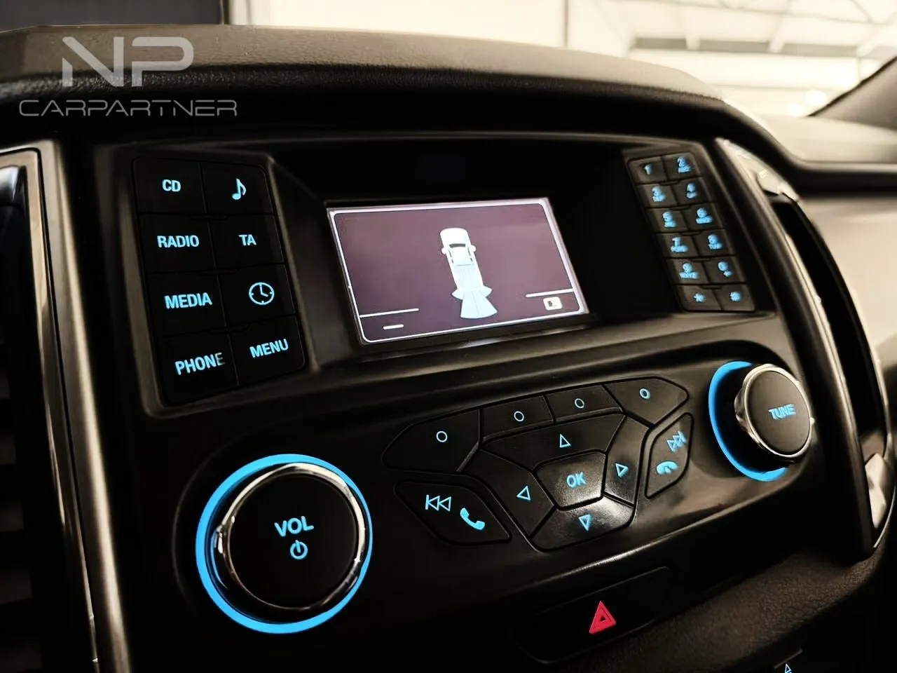 Vehicle image 18