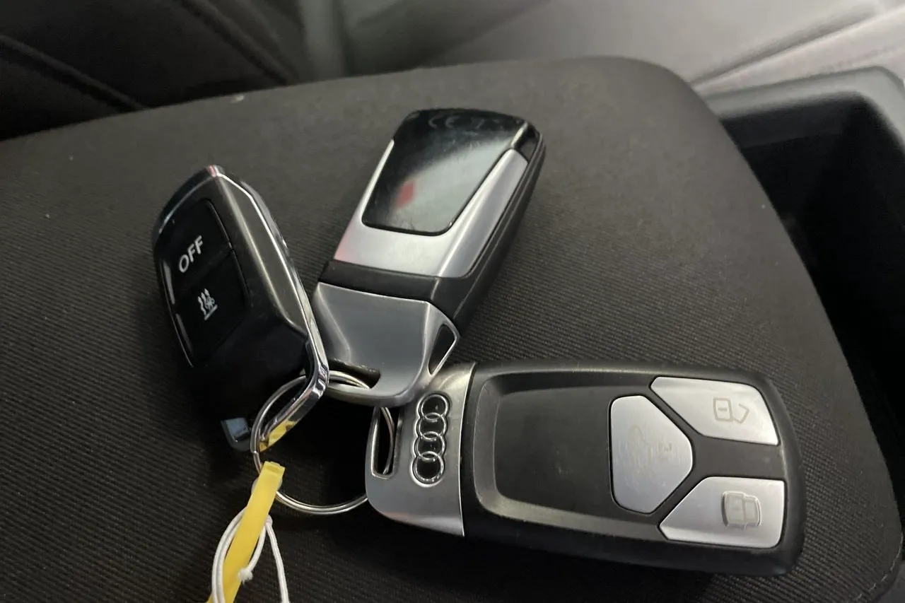 Vehicle image 22