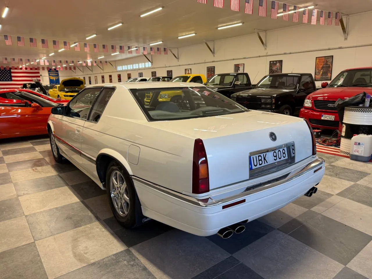 Vehicle image 13