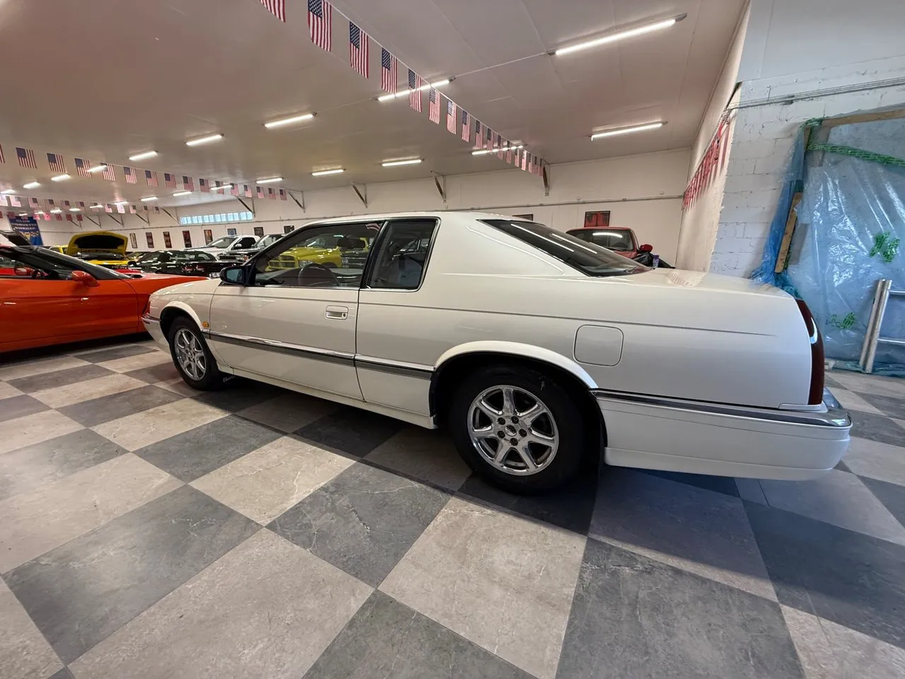 Vehicle image 14