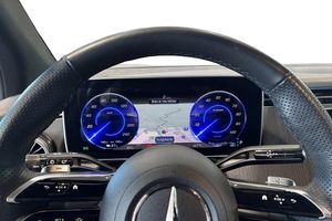 Mercedes EQE350 SUV bild 8