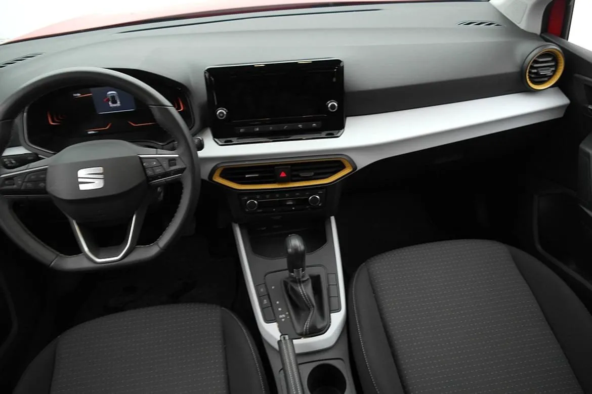 Vehicle image 7