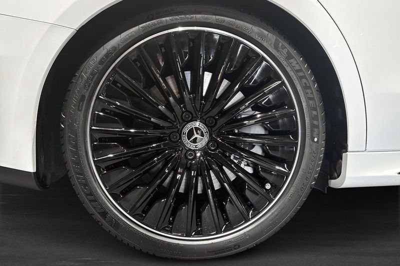 Mercedes E300 bild 5