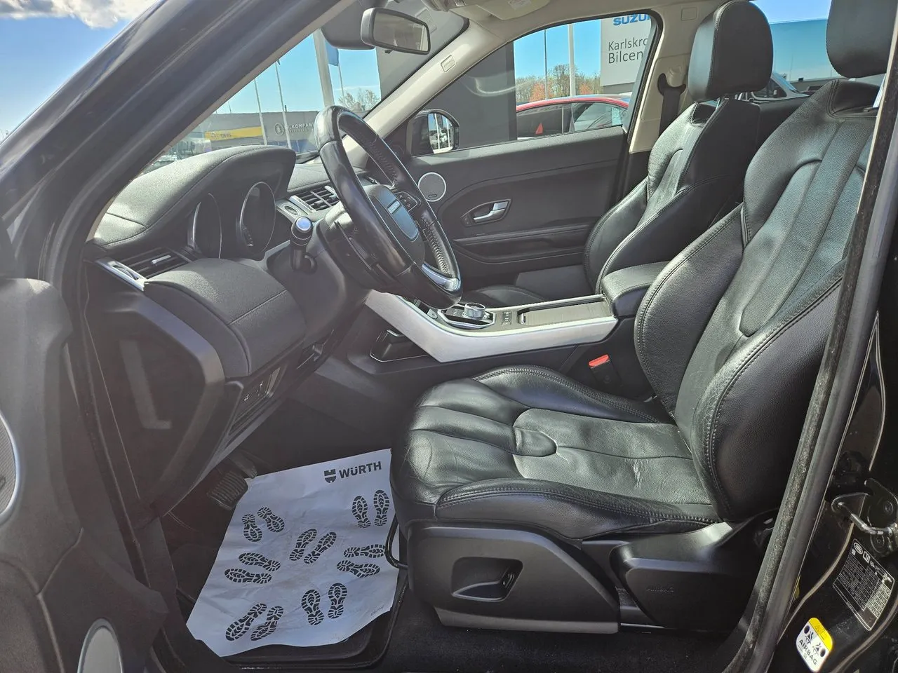 Vehicle image 10