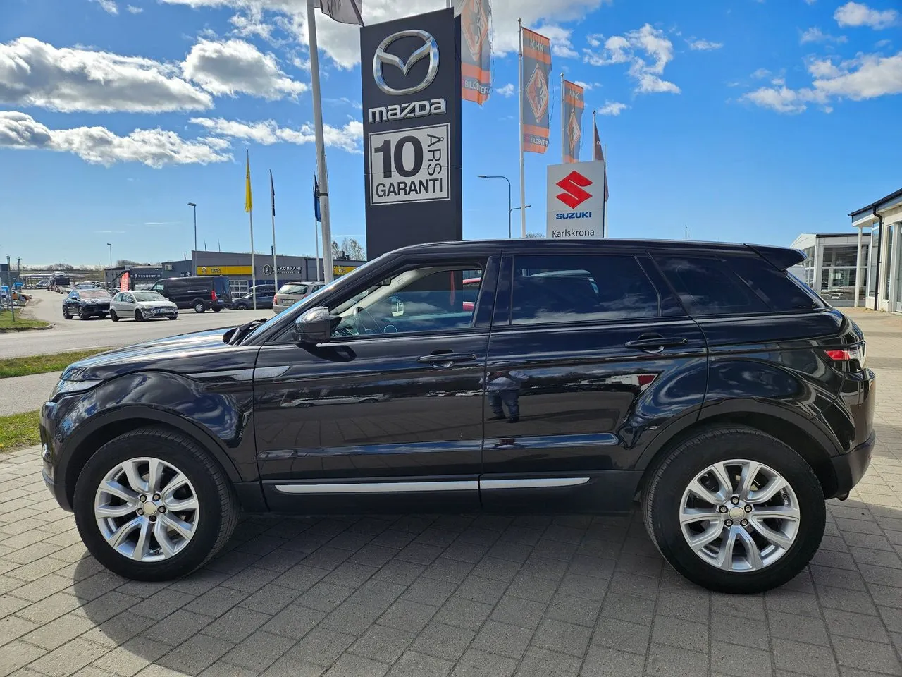 Vehicle image 8